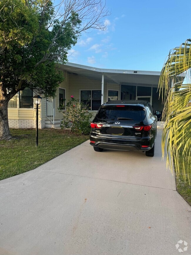 Building Photo - 1208 Apache Dr