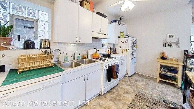 Foto del edificio - 2052 W Webster Ave