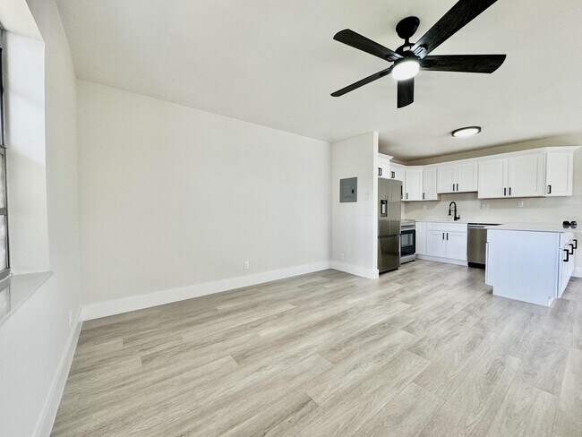 Building Photo - 111 Flanders C