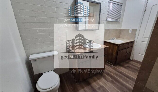 Foto del edificio - 8407 E Coronado Rd