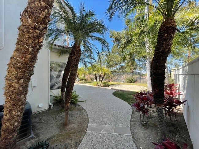 Foto del edificio - Mission Viejo Home with Stunning Mountain ...