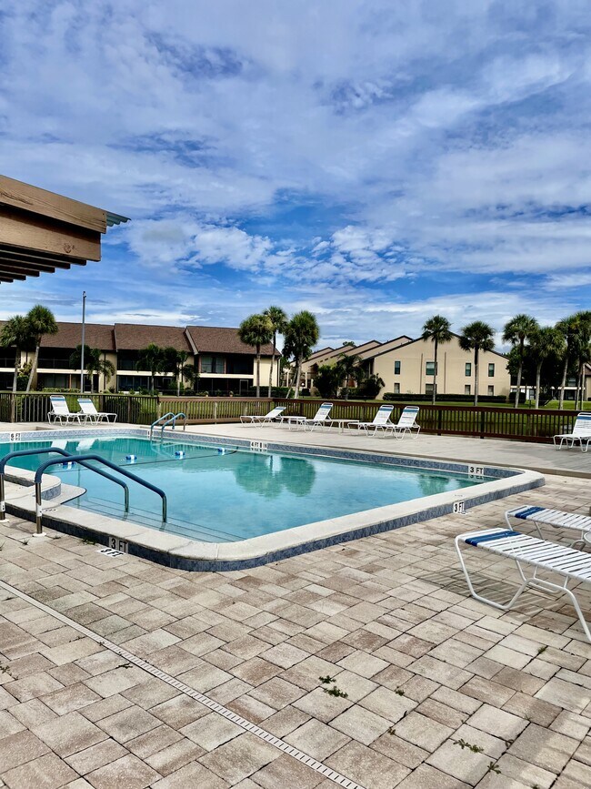 Building Photo - 15493 Admiralty Cir
