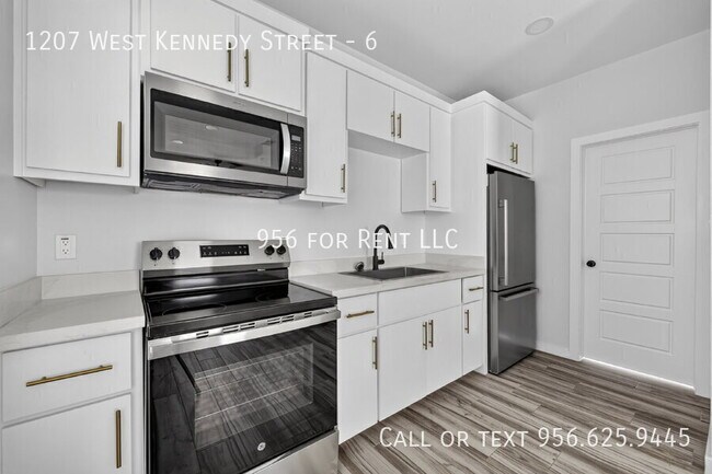 Building Photo - 1207 W Kennedy St