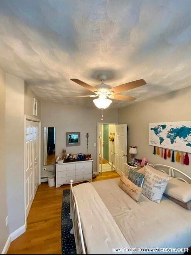 Building Photo - 171 Brooks St