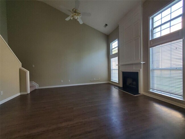 Foto del edificio - 2623 Davenham Ln