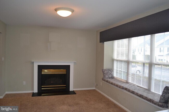 Building Photo - 3102 Saxony Dr