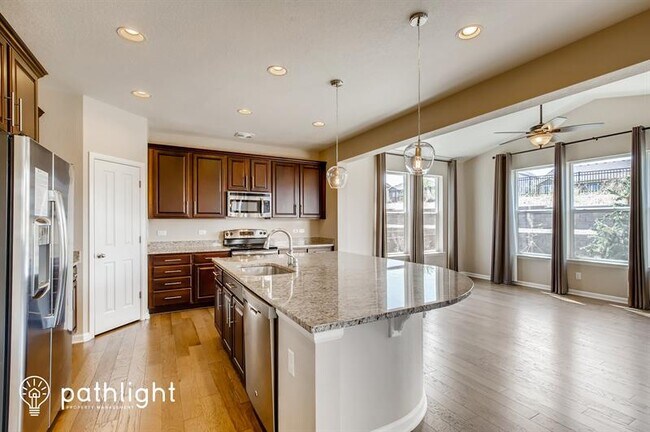 Foto del edificio - 7360 Blue Water Dr