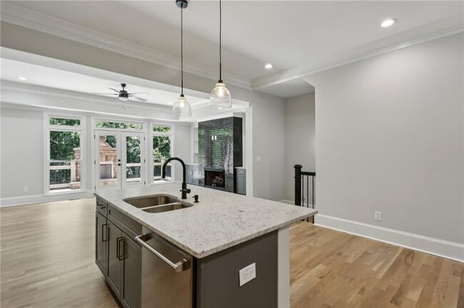 Building Photo - 240 Mystic Ridge Hill