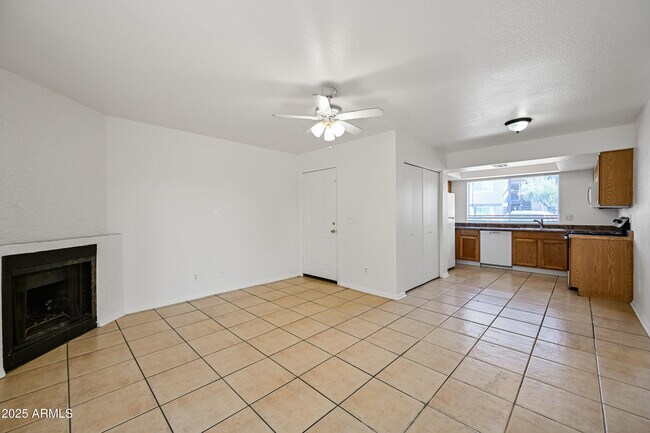 Building Photo - 10802 N 16th Ave