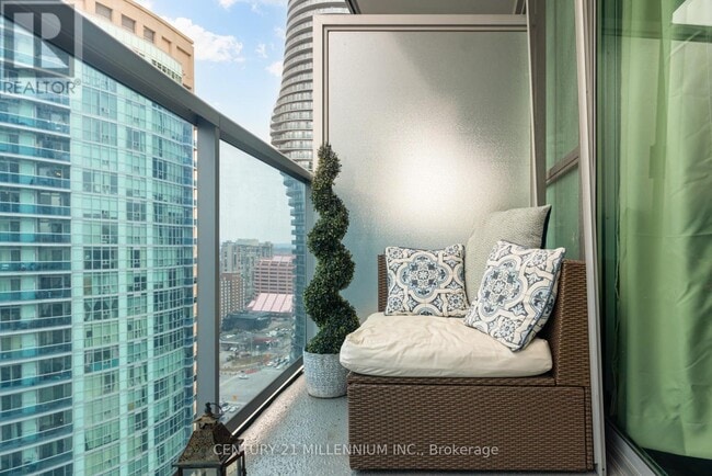 Building Photo - 80 Absolute Ave