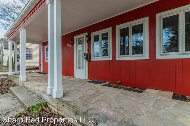 Building Photo - 2 br, 1 bath House - 1208 W Daniel