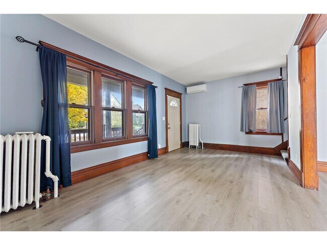 Foto del edificio - 882 Aurora Ave