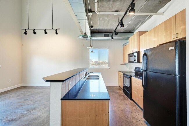 Foto del edificio - 807 E 14th St