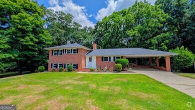 Building Photo - 3318 Hilltop Cir