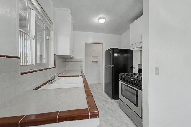 Foto del edificio - 806 H St