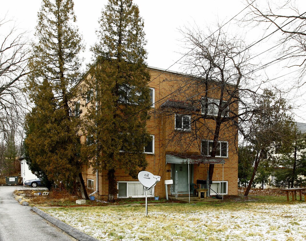 Foto principal - 23810 Detroit Rd