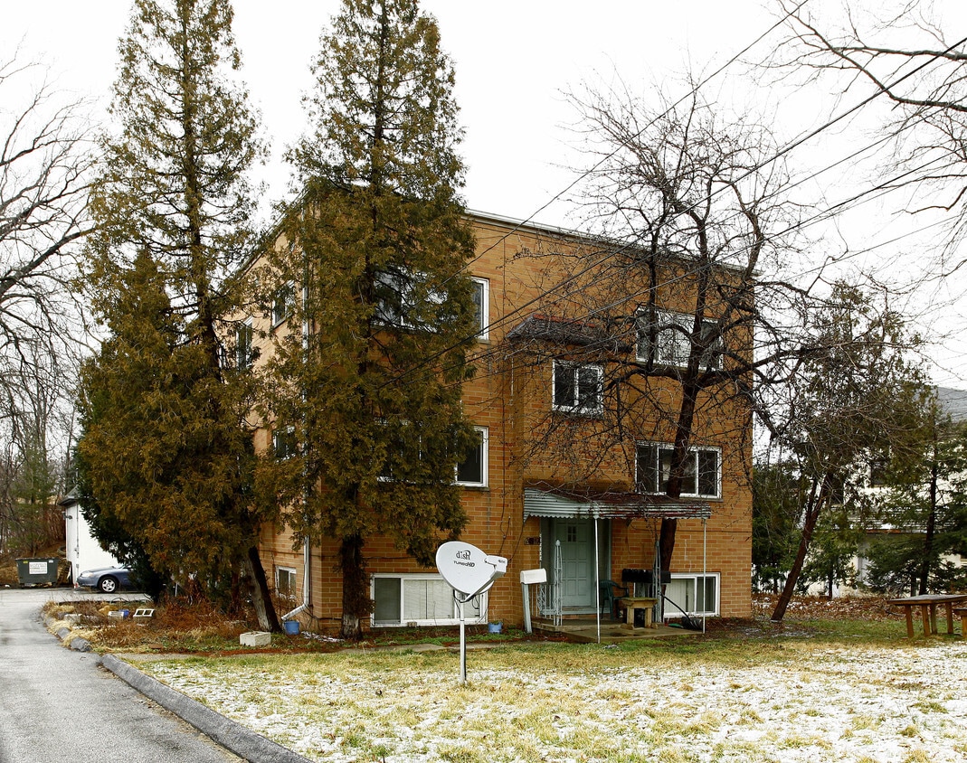 Primary Photo - 23810 Detroit Rd