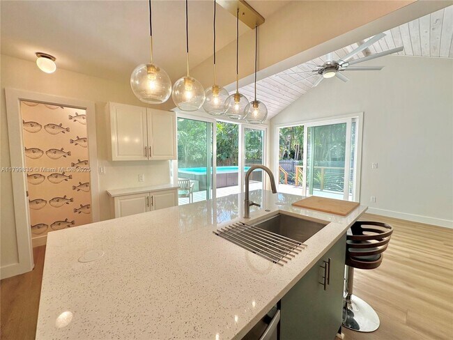 Foto del edificio - 3713 N Flagler Dr