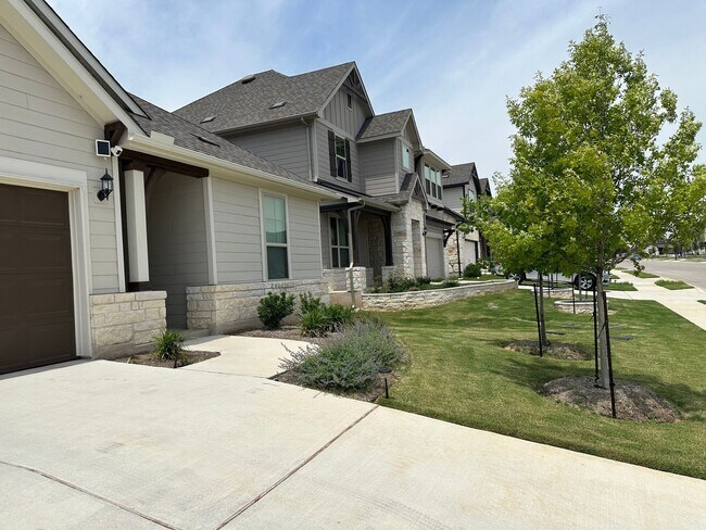 Foto del edificio - 240 Canyoncrest Wy