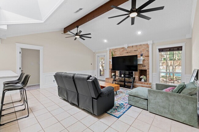 Foto del edificio - 908 Green Meadow Dr