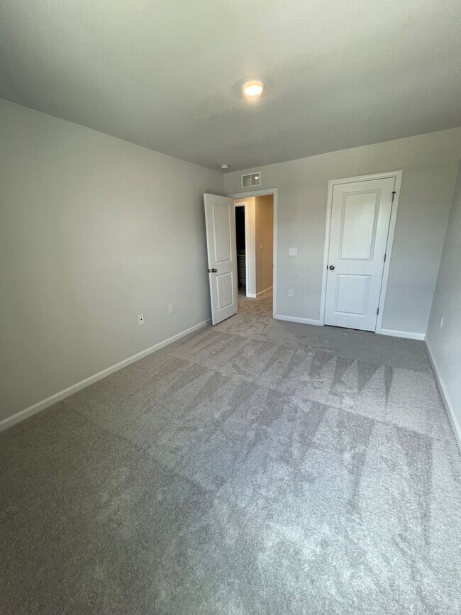 Foto del edificio - 2312 Kasota Ln