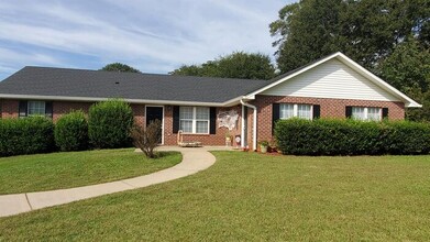 Building Photo - 1105 Micha Way