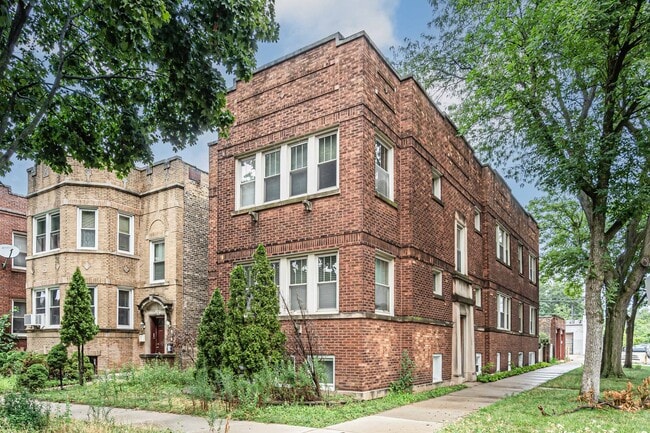 Building Photo - 2424 W Hollywood Ave
