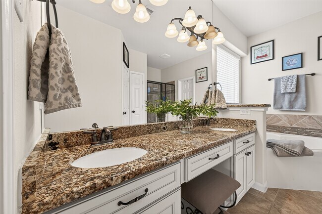 Foto del edificio - 10223 Kessler Cove Ln