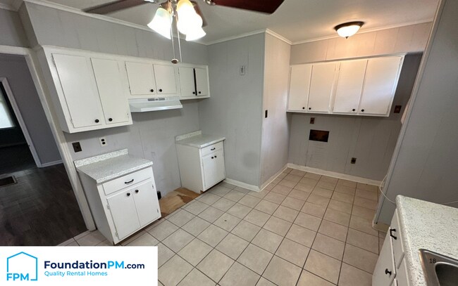 Foto del edificio - 5786 Woodlawn St