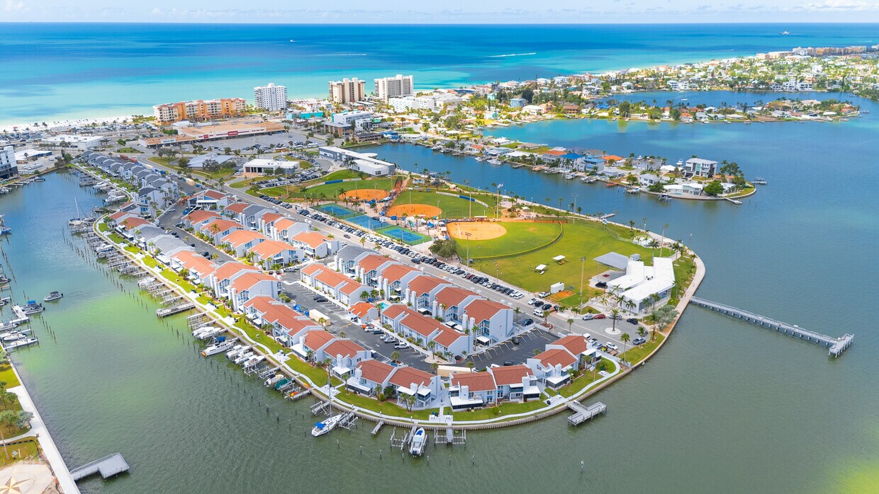 Foto principal - 230 Medallion Blvd