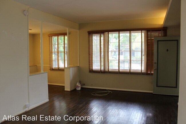 Building Photo - 1030 1/2-1030 S Westmoreland Ave