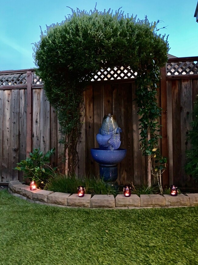 Foto del edificio - 904 Bond Pl