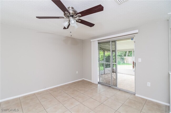 Foto del edificio - 1316 Whispering Ln