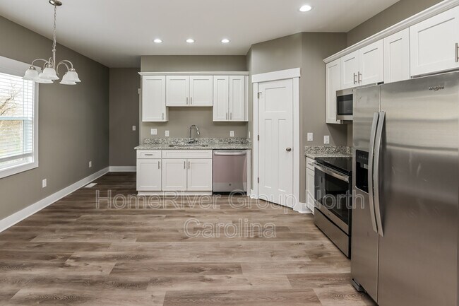 Foto del edificio - 154 McKinnon Ave NE