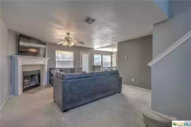 Foto del edificio - 4610 Honeystreet Bridge Ln