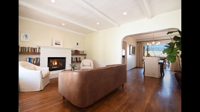 Foto del edificio - Beautiful single family home in Upper Holl...
