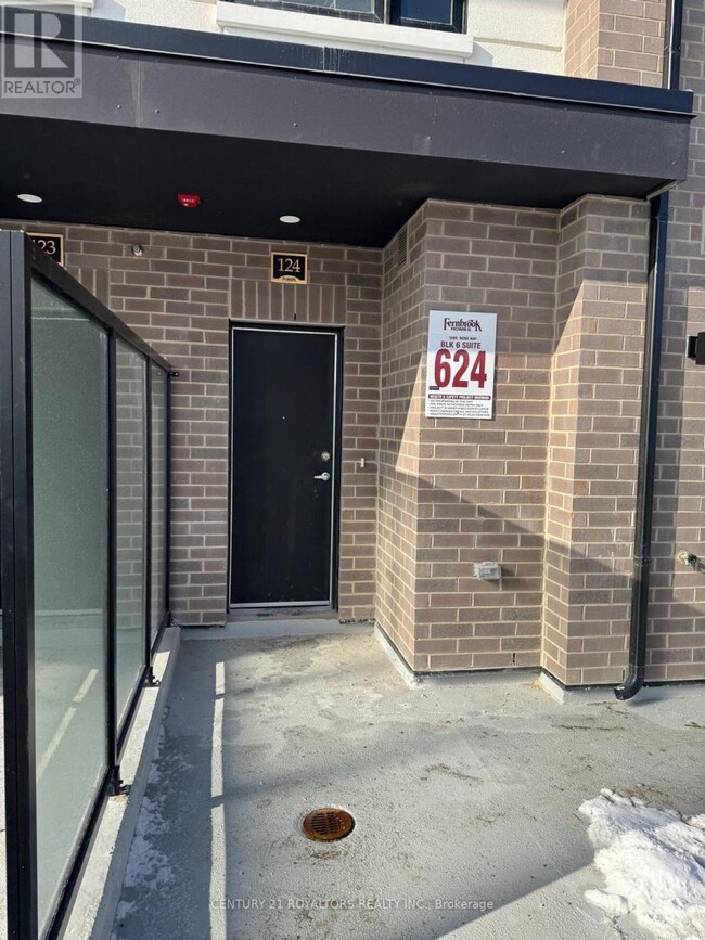 Building Photo - 1585-1585 Rose Way