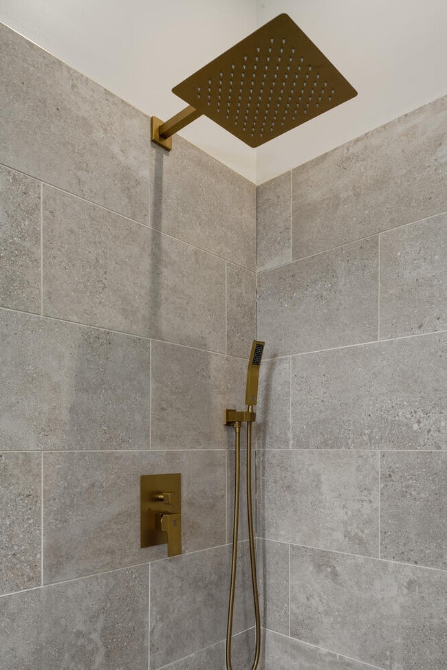 Building Photo - 1810 N Wells St