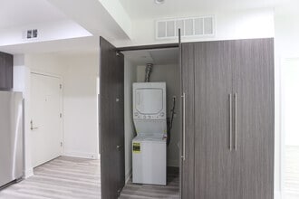 1BR, 1BA-721 SF - The Luxe Residential