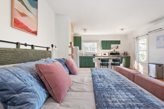 Photo - 9426 N Edison St Apartment