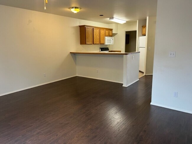 Building Photo - sa808
