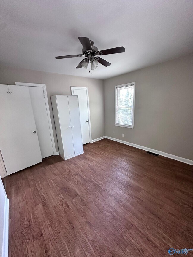 Foto del edificio - 2502 Hill St NW