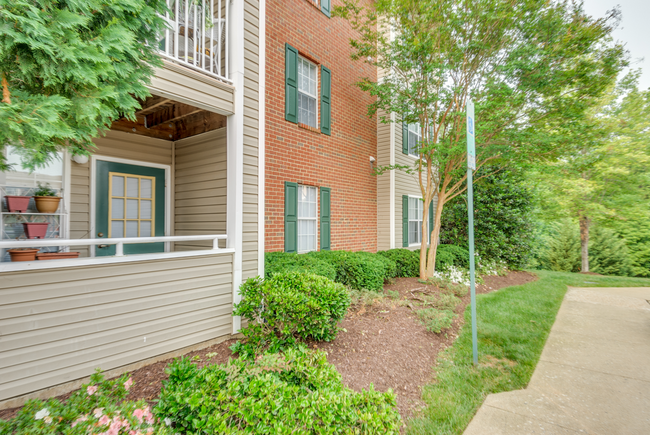 Building Photo - Crestview Apartments