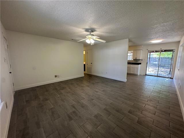 Foto del edificio - 57426 Oak Ave