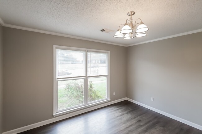 Building Photo - 10415 Shadowview Road