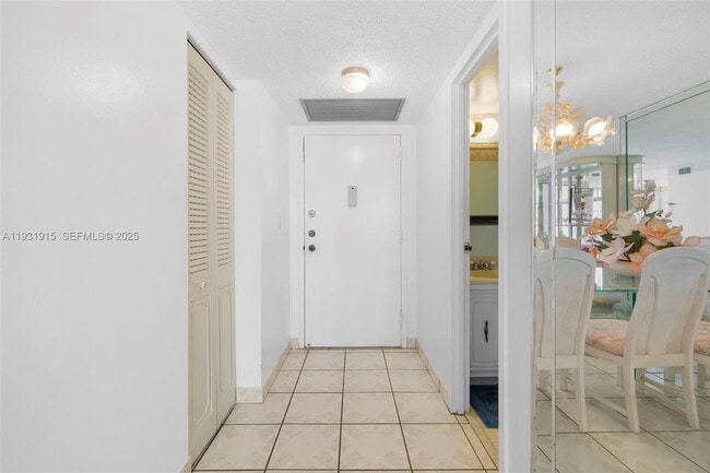 Foto del edificio - 1000 Parkview Dr