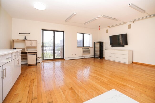 Foto del edificio - 147-45 Barclay Ave
