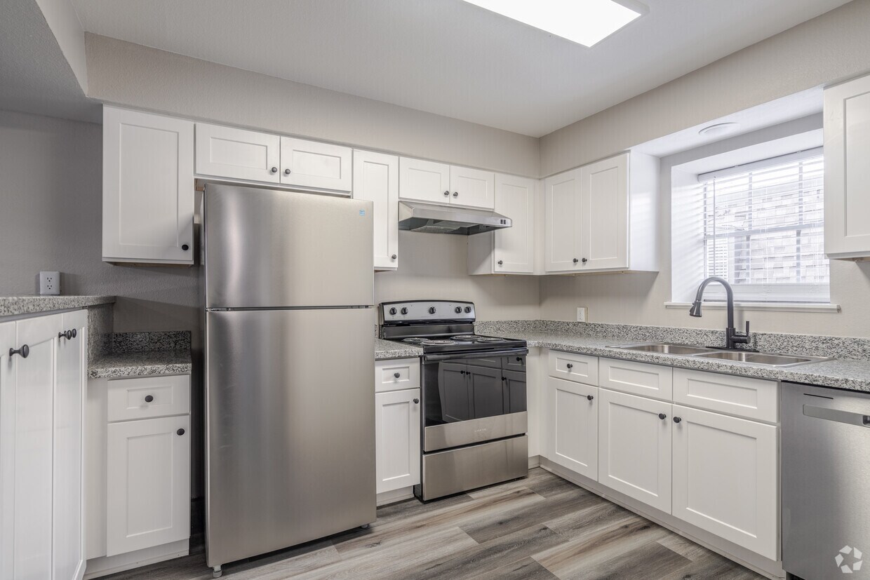 Longfellow Apartments Apartments in Beaumont, TX