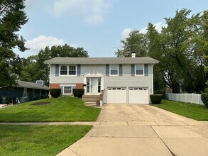 Building Photo - 840 Heather Ln