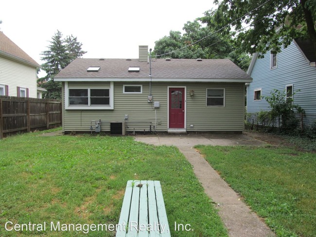 Building Photo - 829 S 23rd St